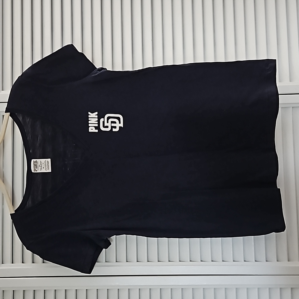 Women's San Diego Padres V Neck T-Shirt, Size XS